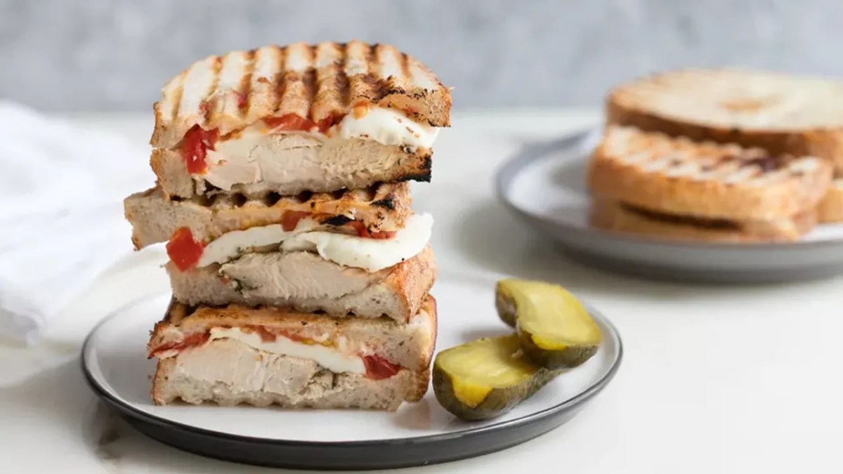 Topli sendvič sa piletinom - Brz i efikasan recept