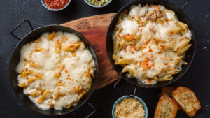 Makarone sa sirom u Dutch Ovenu